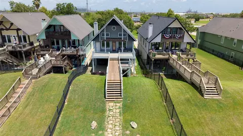 View/Area - 217 S Front St, Freeport, TX 77541 photo 4 of 5