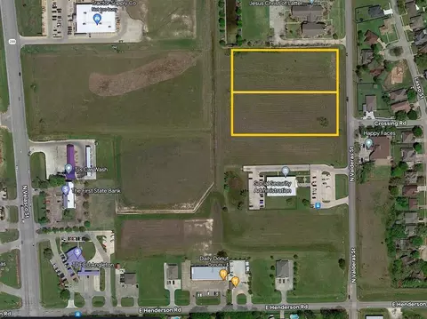 1 N Valderas, Angleton, TX 77515
