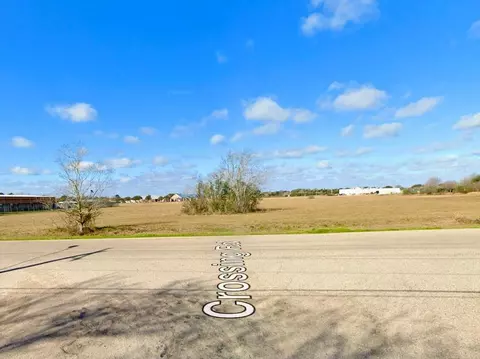 1 N Valderas, Angleton, TX 77515 photo 4
