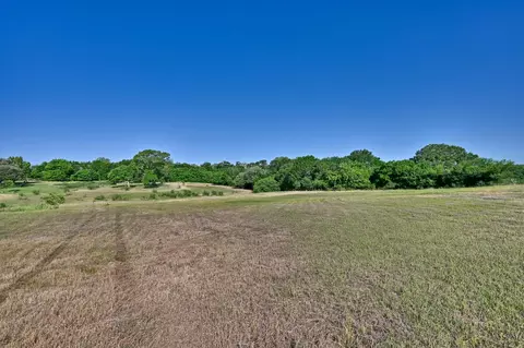 2917 Twisted Oak Dr, Brenham, TX 77833
