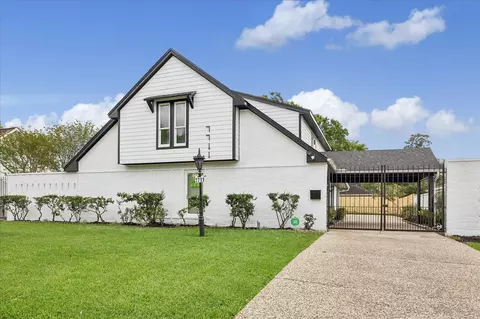 7711 Meadowvale Dr, Houston, TX 77063