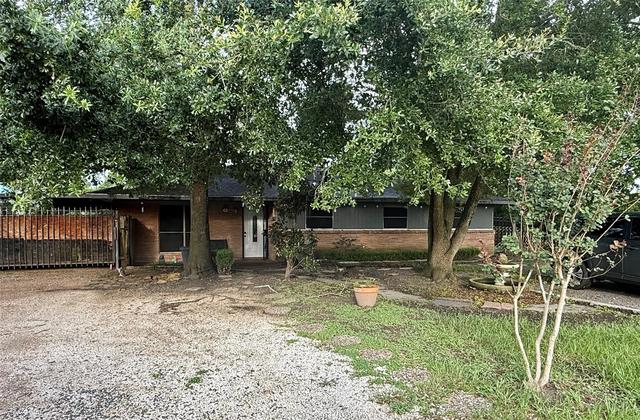 15415 Park Manor St, Houston, TX 77053