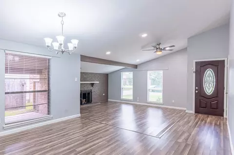15510 Sierra Valle Dr, Houston, TX 77083