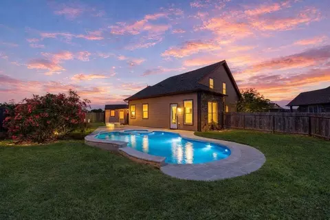 434 Bay Grove Ln, La Porte, TX 77571