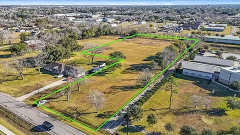 2829 Harkey Rd, Pearland, TX 77584