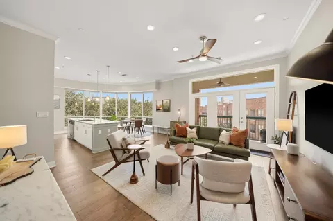 300 St Joseph Pkwy #302, Houston, TX 77002