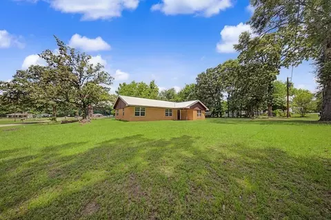 508 Miller St, Broaddus, TX 75929