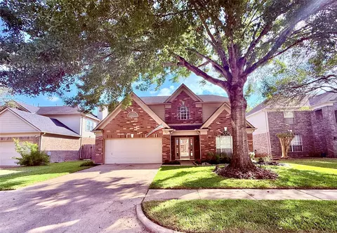 2915 Veva Dr, Pearland, TX 77584
