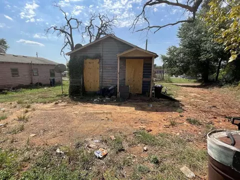 202 Mcneil St, Palestine, TX 75801
