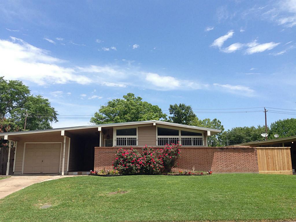 6818 S Sharpview, Houston, TX 77074 photo 1