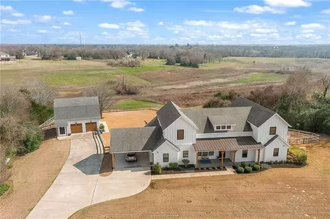 7323 River Ridge Dr, College Station, TX 77845