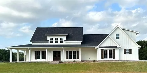 1107 Mill Rd, Angleton, TX 77515 photo 1