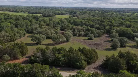 6 Baranowski Rd, Brenham, TX 77833