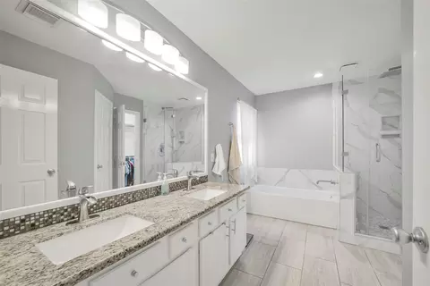 Bath - 38 Tallow Hill Pl, Spring, TX 77382 photo 1 of 4