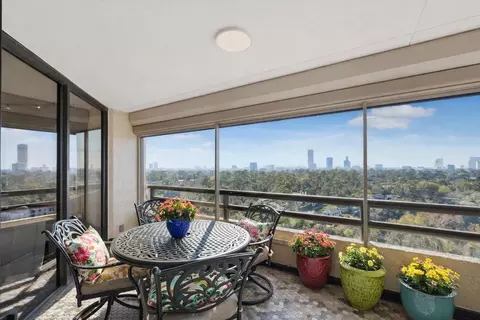 101 Westcott St #1202, Houston, TX 77007