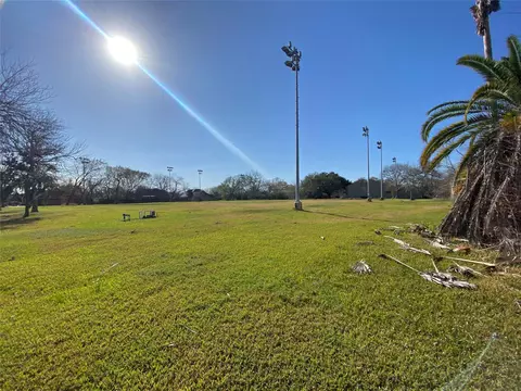 0 Silver Bell Cir, Lake Jackson, TX 77566