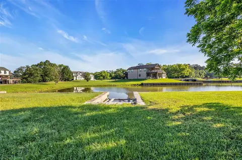 1 Island Pt, Huntsville, TX 77340