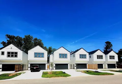 9343 Lavender St, Houston, TX 77016