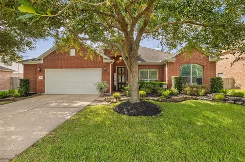 2824 Knob Hill St, Pearland, TX 77581