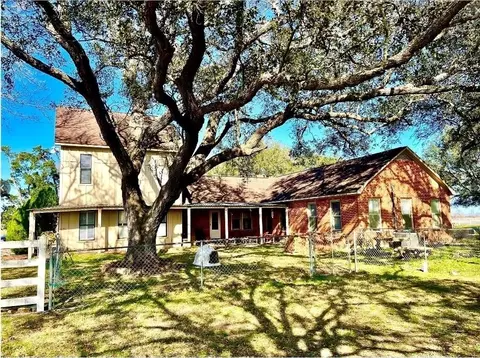2613 State Highway 60 N, Bay City, TX 77414
