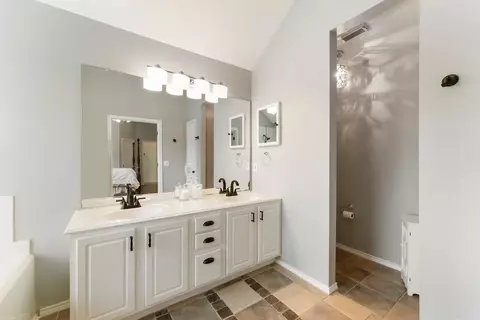 Bath - 2015 Louetta Brook Ct, Spring, TX 77388 photo 4 of 5