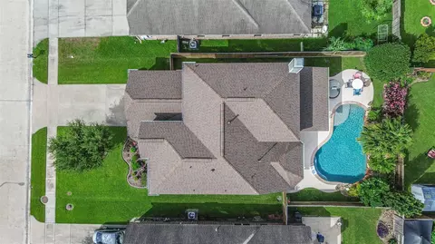 608 Chesterfield Ln, League City, TX 77573