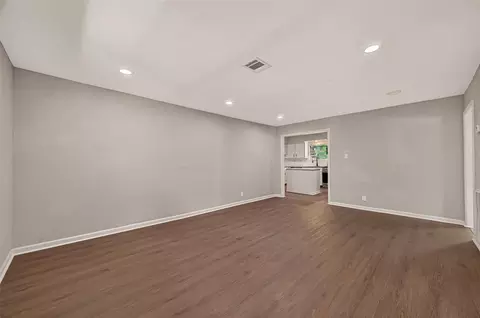 Living - 1509 Lawrence Ave, Pasadena, TX 77506 photo 3 of 7