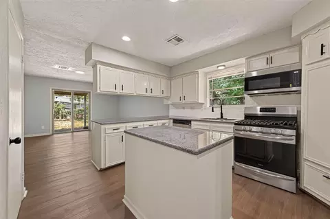 Kitchen - 1509 Lawrence Ave, Pasadena, TX 77506 photo 2 of 5