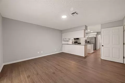 Living - 1509 Lawrence Ave, Pasadena, TX 77506 photo 6 of 7