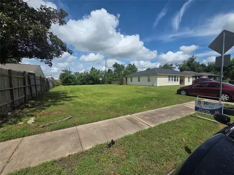 10802 Buffum St, Houston, TX 77051
