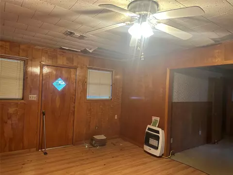Living - 297 6th St E, Markham, TX 77456 photo 1 of 2