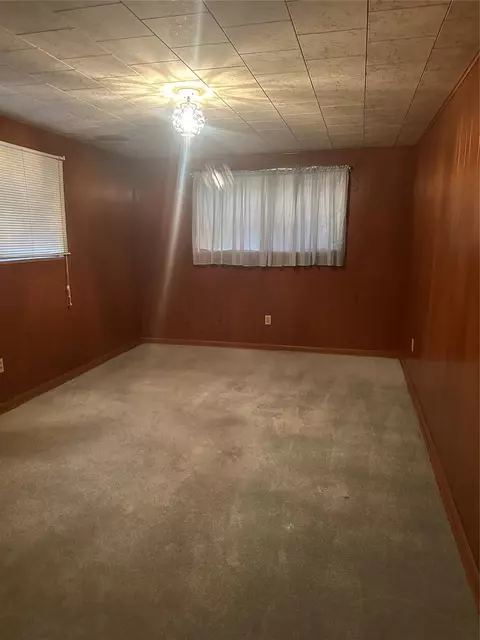 Bedroom - 297 6th St E, Markham, TX 77456 photo 3 of 3
