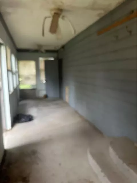 Exterior - 297 6th St E, Markham, TX 77456 photo 5 of 8