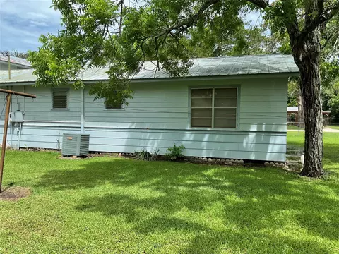 Exterior - 297 6th St E, Markham, TX 77456 photo 3 of 8