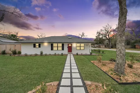 9261 Autauga St, Houston, TX 77080