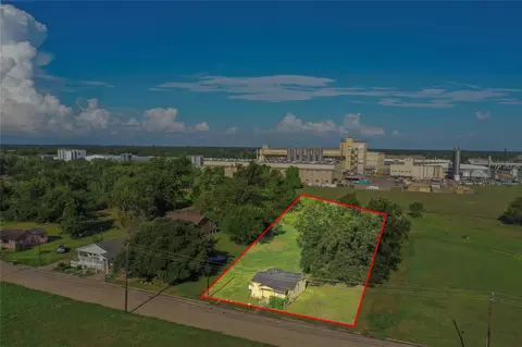 803 Mattie St, Wharton, TX 77488