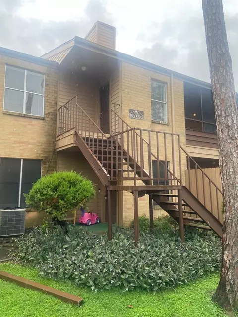 10555 Turtlewood Ct #1601, Houston, TX 77072