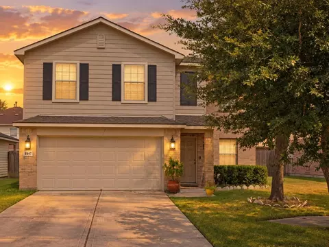 8947 Summerset Meadow Ct, Houston, TX 77075