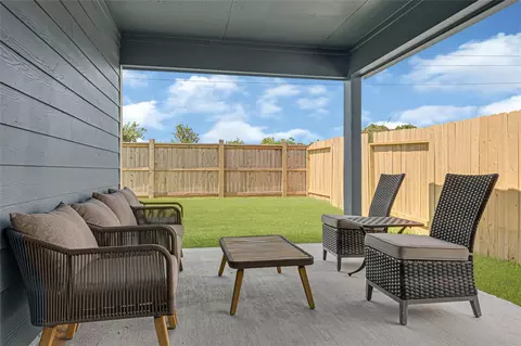 Exterior - 2639 Sunset Bluff Ln, Rosenberg, TX 77471 photo 2 of 3