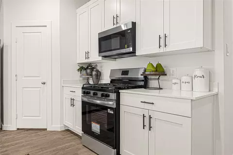 Kitchen - 2639 Sunset Bluff Ln, Rosenberg, TX 77471 photo 2 of 6