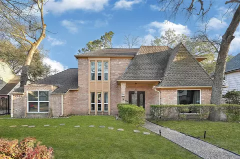 5619 Spanish Oak Dr, Houston, TX 77066