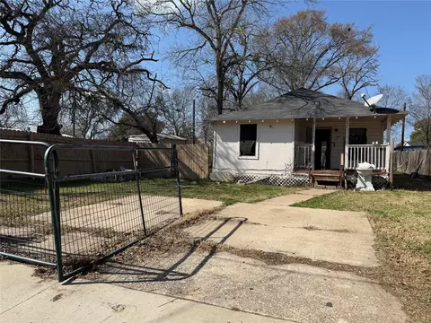 1304 Wellington Ave, Bryan, TX 77803