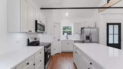 Kitchen - 10802 Fairview Dr, Conroe, TX 77385 photo 1 of 3