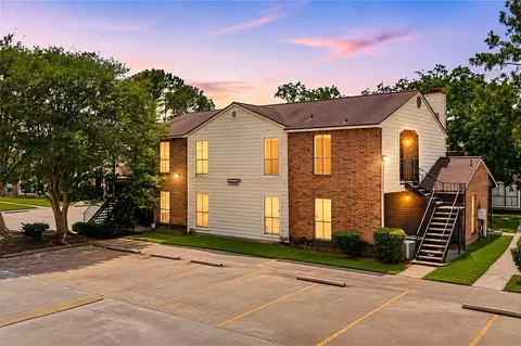 7200 W T C Jester Blvd #41, Houston, TX 77088