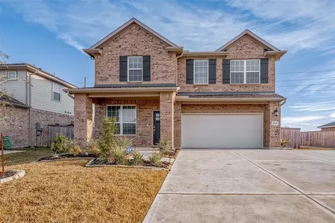 8526 Treetop Heights Dr, Baytown, TX 77523