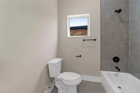 Bath - 2610 Piemonte Ave, Spring, TX 77388 photo 4 of 6