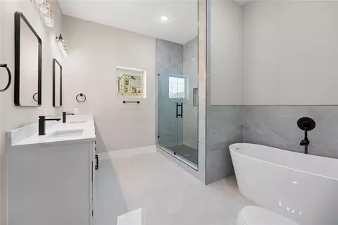 Bath - 2610 Piemonte Ave, Spring, TX 77388 photo 6 of 6