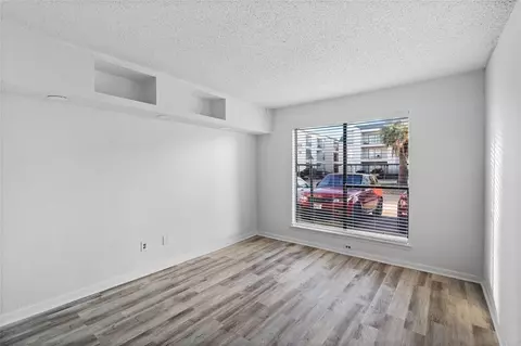 2830 S Bartell Dr #9, Houston, TX 77054