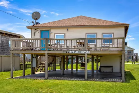 959 S East Rd, Crystal Beach, TX 77650