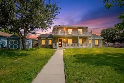 104 12th Ave N, Texas City, TX 77590